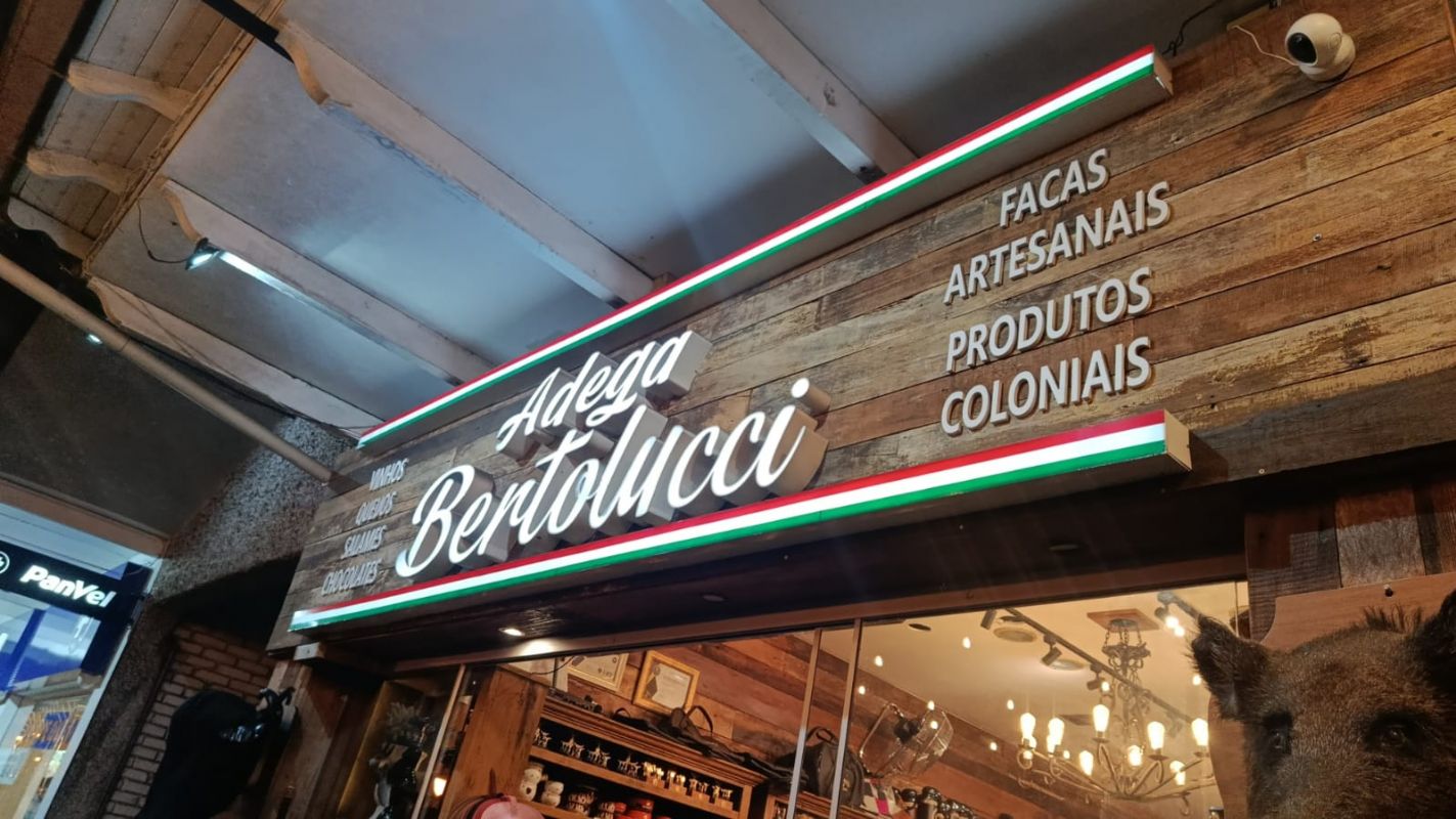 Letras Caixa Iluminadas em Aço, PVC, Inox e MDF | Fabricação em SP