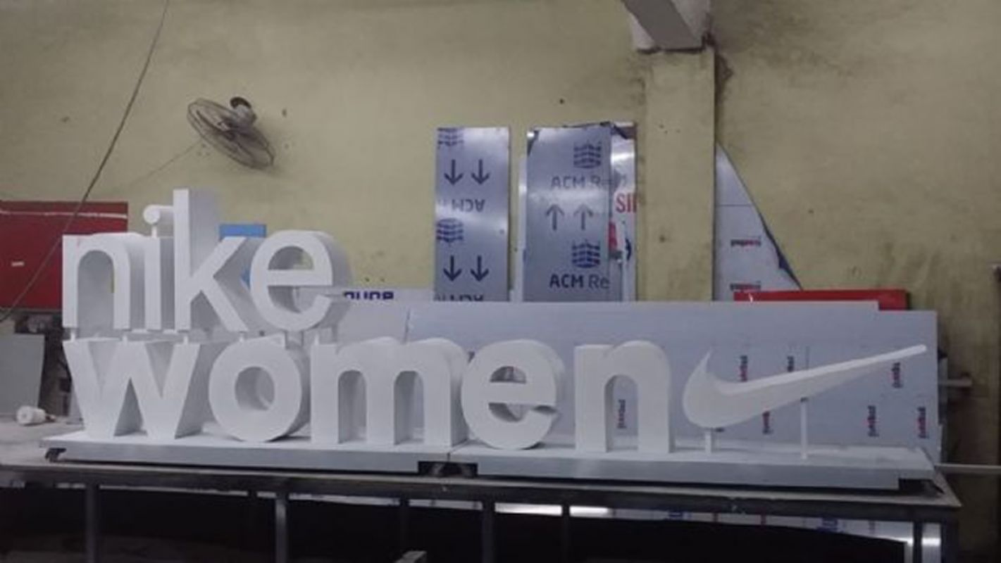 Totens e Pórticos de ACM | Sinalização Moderna para Empresas em SP