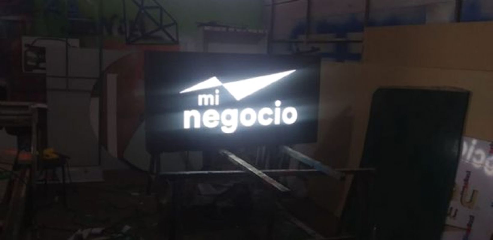 Letras Caixa Iluminadas em Aço, PVC, Inox e MDF | Fabricação em SP