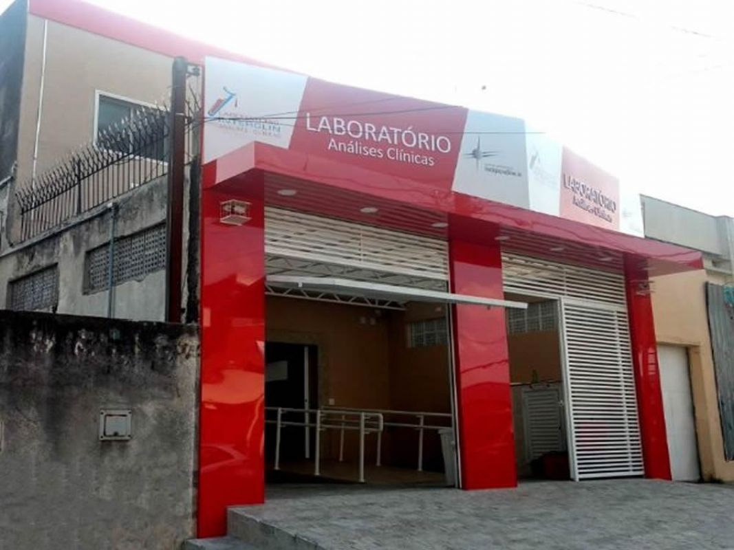 Totens e Pórticos de ACM | Sinalização Moderna para Empresas em SP