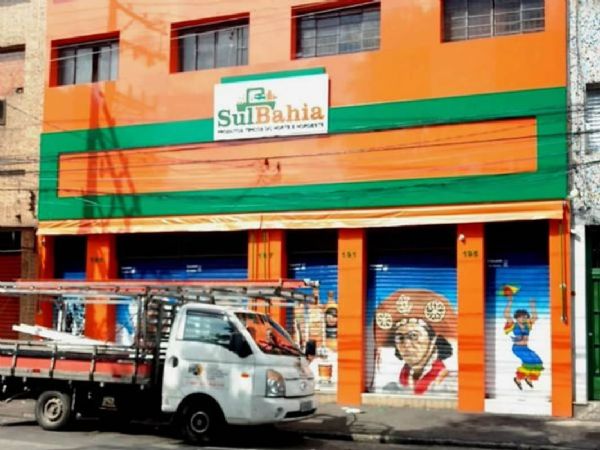 Fachada de Acm e Letra Caixa.